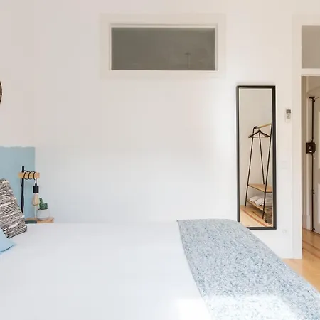 Quiet Graca 2-br Near The Iconic Tram 28 By Nestatlisbon Lägenhet