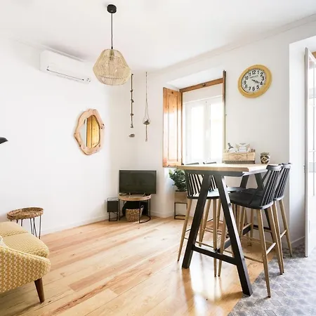 Feel In Stunning Renovated Nest In Graca Apartment *