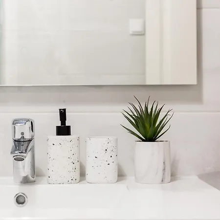 Feel In Stunning Renovated Nest In Graca Апартаменты Лиссабон