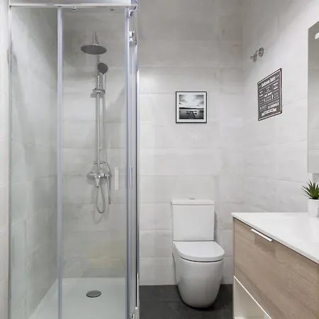 Апартаменты Feel In Stunning Renovated Nest In Graca Лиссабон