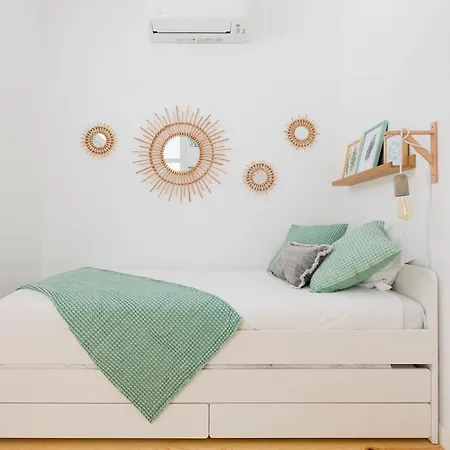 Feel In Stunning Renovated Nest In Graca Apartament Lizbona