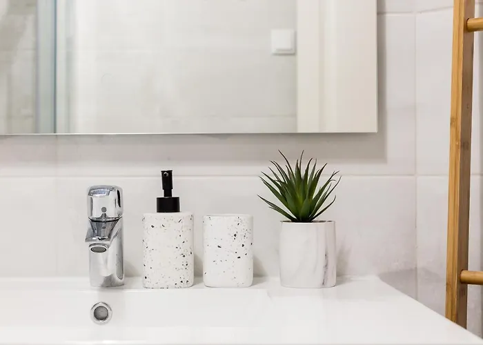 Feel In Stunning Renovated Nest In Graca شقة Lisboa