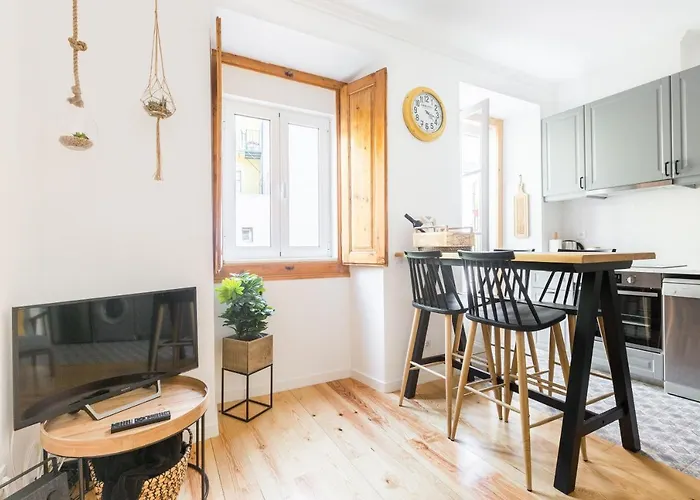 Feel In Stunning Renovated Nest In Graca