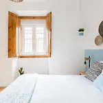 Feel Home in this Stunning Renovated Nest in Graça *