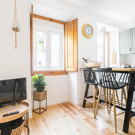Quiet Graca 2-br Near The Iconic Tram 28 By Nestatlisbon
